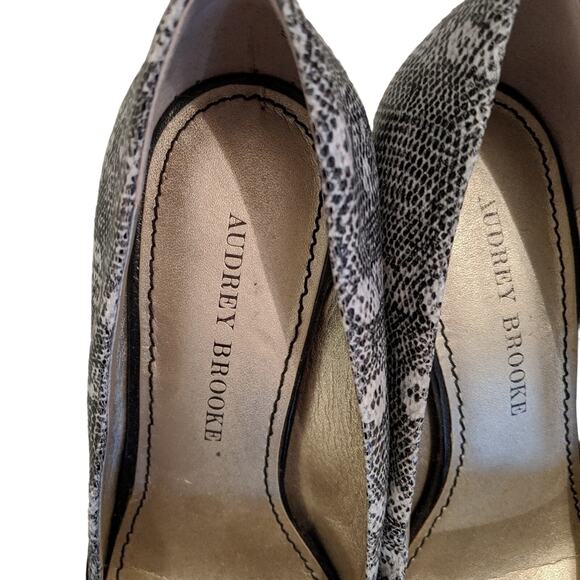 NWOT Audrey Brooke Black/White Pointed Heels 6 - Picture 4 of 6